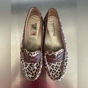Sperry leopard print size 8